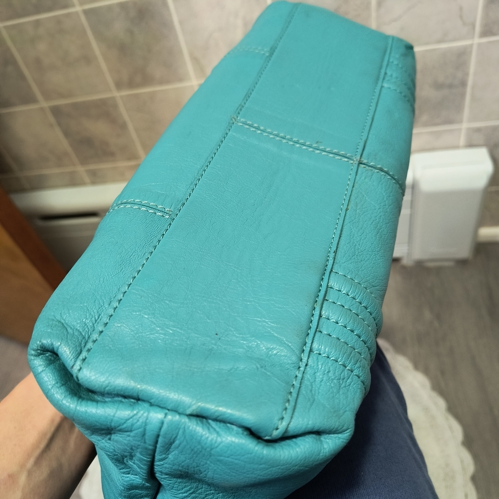Nino Bossi Turquoise Leather Sholder Bag - Picture 5 of 9